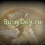 Сушеный минтайный суп – Бугеогук изготовлен из сухих полос минтая и редиса